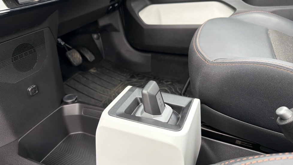 Dacia Spring 27kWh Extreme 65 48kW 5dr Auto Electric Hatchback - Image 13