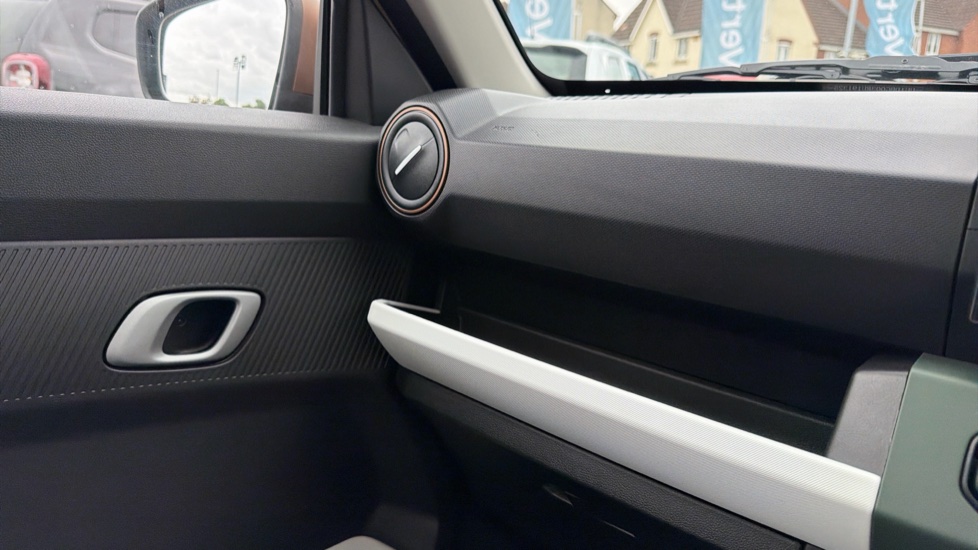 Dacia Spring 27kWh Extreme 65 48kW 5dr Auto Electric Hatchback - Image 30