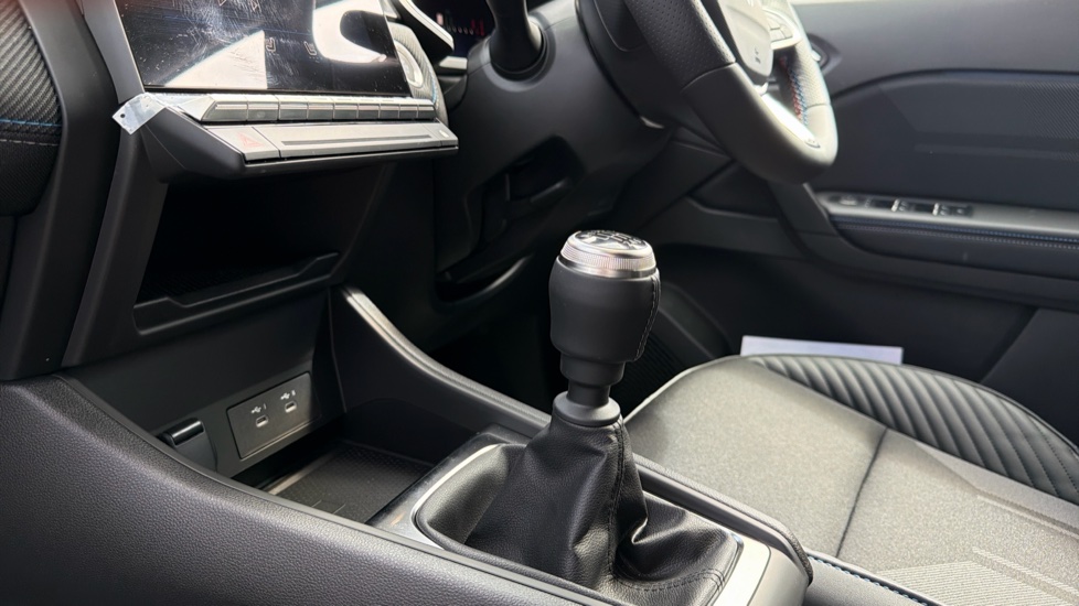 Renault Symbioz 1.3 TCe 140 Techno Esprit Alpine 5dr Petrol Estate - Image 13
