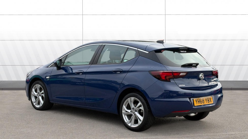 Vauxhall Astra 1.4T 16V 150 SRi 5dr Petrol Hatchback - Image 2