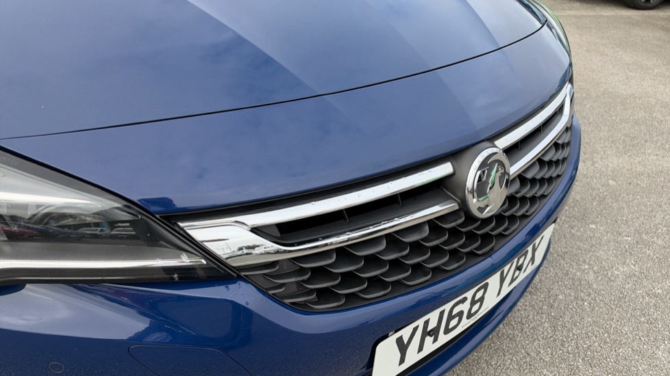 Vauxhall Astra 1.4T 16V 150 SRi 5dr Petrol Hatchback - Image 8