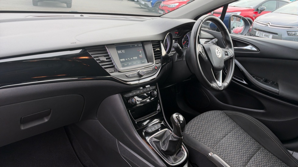 Vauxhall Astra 1.4T 16V 150 SRi 5dr Petrol Hatchback - Image 9