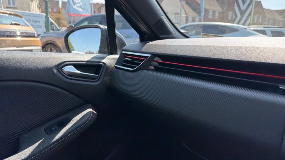 Renault Clio 1.0 TCe 90 RS Line 5dr Petrol Hatchback - Image 30