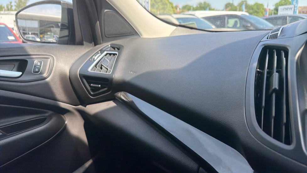 Ford Kuga 1.5 TDCi Titanium 5dr 2WD Diesel Estate - Image 33
