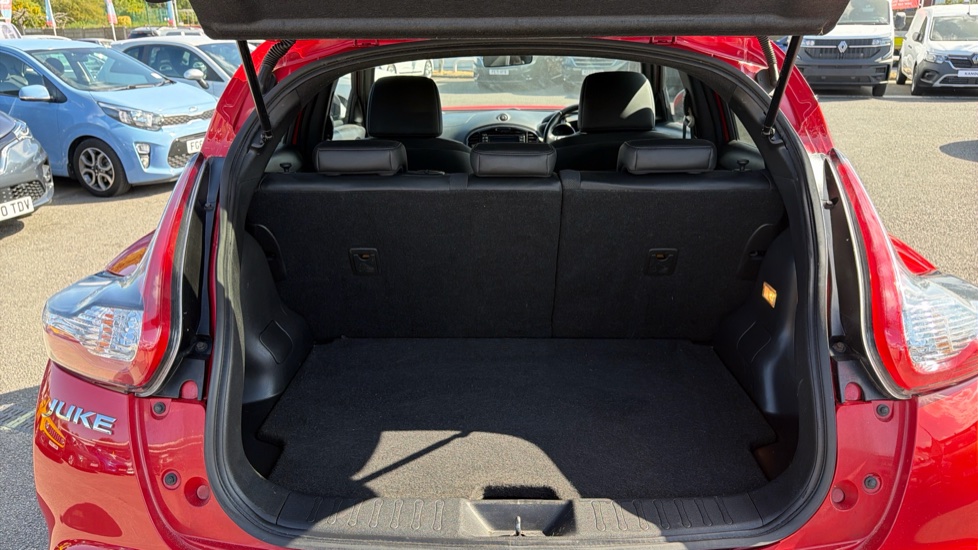 Nissan Juke 1.2 DiG-T N-Connecta 5dr Petrol Hatchback - Image 4