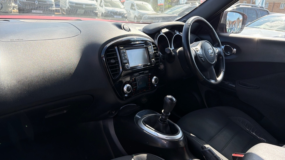 Nissan Juke 1.2 DiG-T N-Connecta 5dr Petrol Hatchback - Image 9