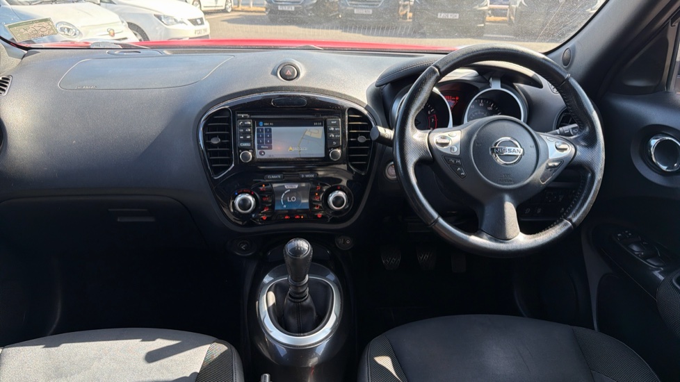 Nissan Juke 1.2 DiG-T N-Connecta 5dr Petrol Hatchback - Image 10