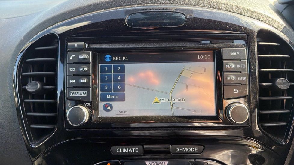 Nissan Juke 1.2 DiG-T N-Connecta 5dr Petrol Hatchback - Image 12