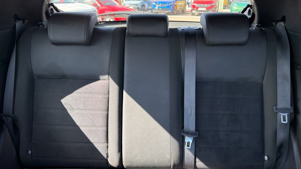 Nissan Juke 1.2 DiG-T N-Connecta 5dr Petrol Hatchback - Image 15