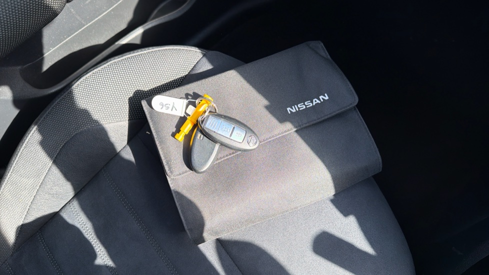 Nissan Juke 1.2 DiG-T N-Connecta 5dr Petrol Hatchback - Image 19