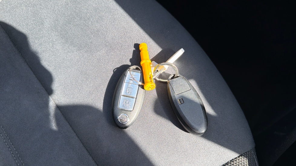 Nissan Juke 1.2 DiG-T N-Connecta 5dr Petrol Hatchback - Image 20