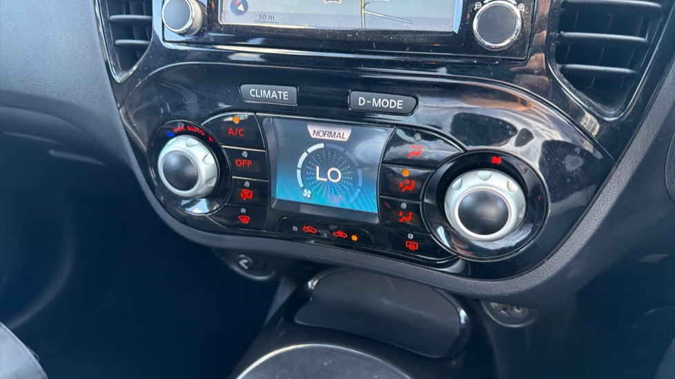 Nissan Juke 1.2 DiG-T N-Connecta 5dr Petrol Hatchback - Image 26