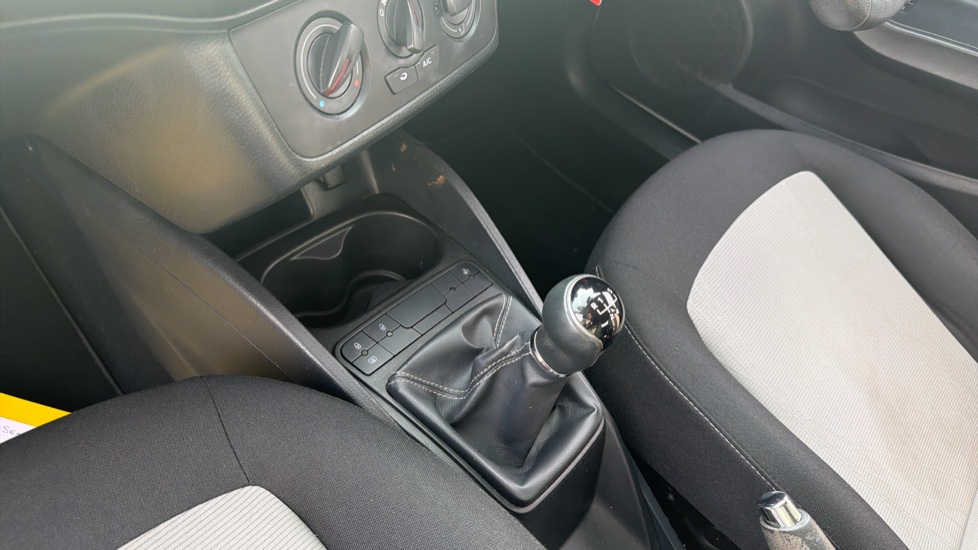 SEAT Ibiza 1.4 Toca 5dr Petrol Hatchback - Image 13