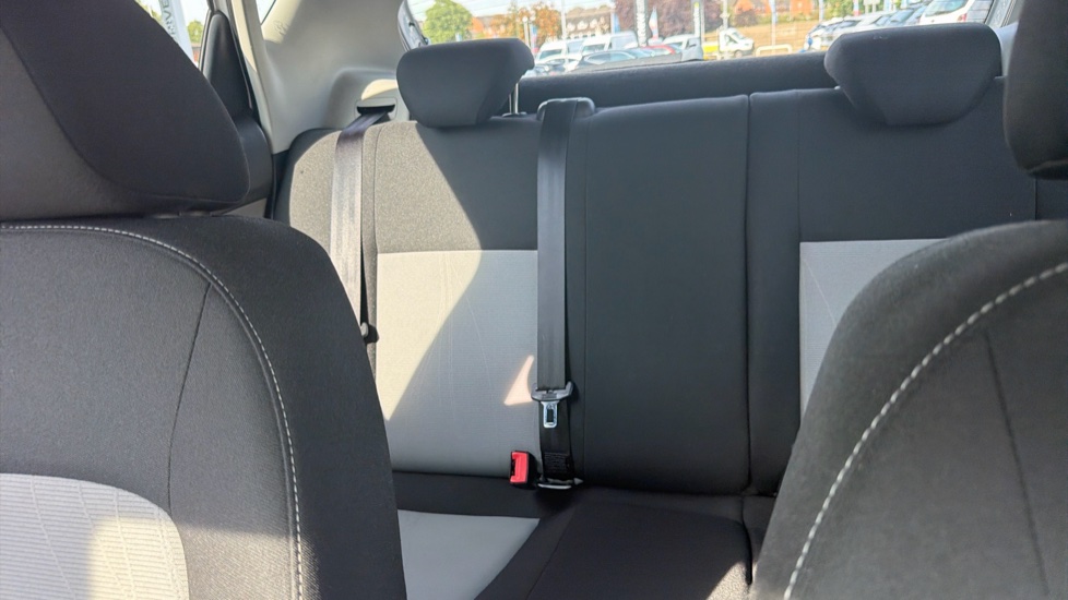 SEAT Ibiza 1.4 Toca 5dr Petrol Hatchback - Image 15