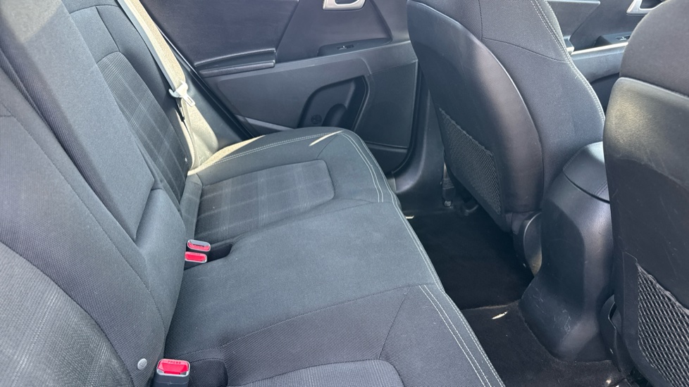 Kia Sportage 1.7 CRDi ISG 1 5dr Diesel Estate - Image 42