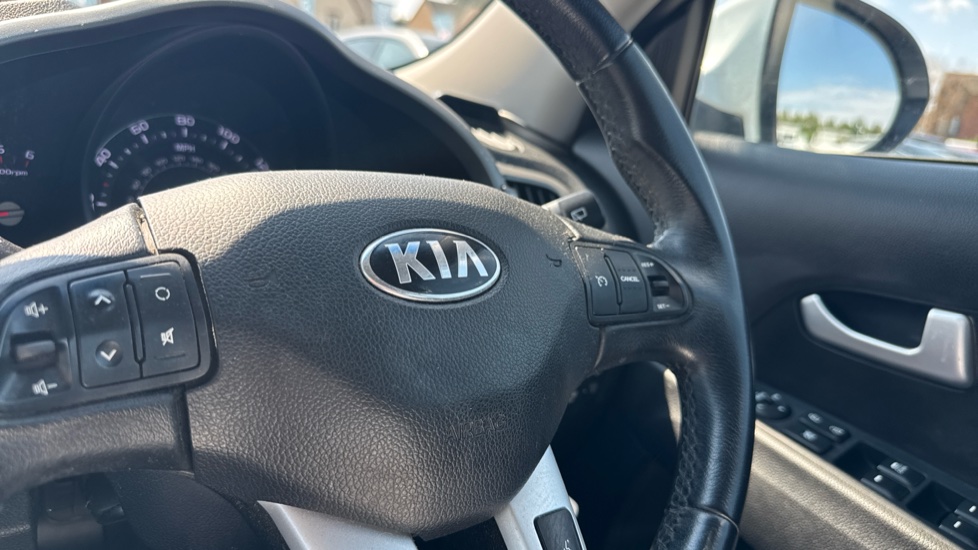 Kia Sportage 1.7 CRDi ISG 1 5dr Diesel Estate - Image 64