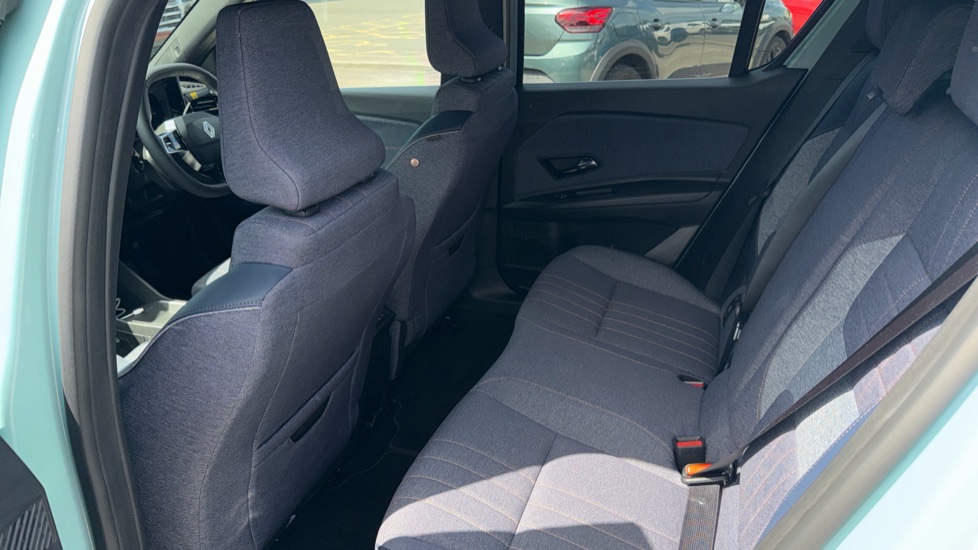 Renault 4 110kW Techno+ 52kWh Comfort range 5dr Auto Electric Estate - Image 16