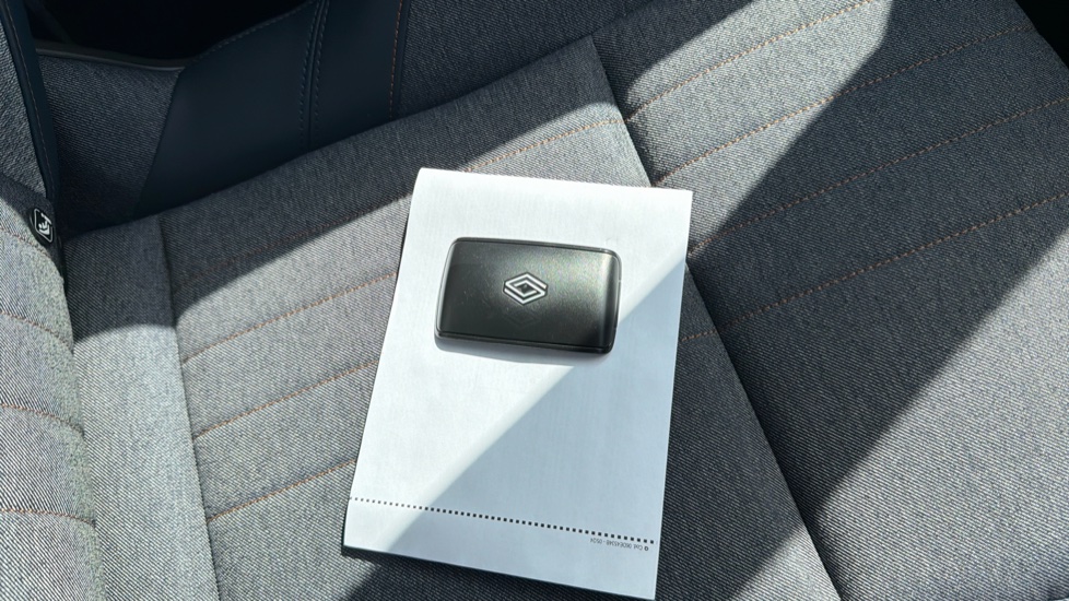 Renault 4 110kW Techno+ 52kWh Comfort range 5dr Auto Electric Estate - Image 19