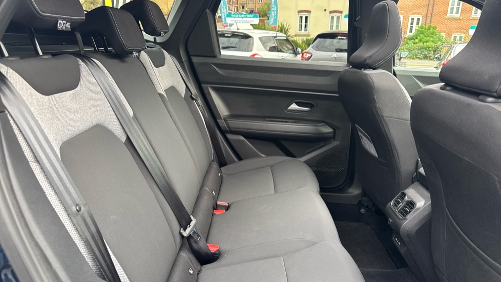 Dacia Bigster 1.8 Hybrid 155 Journey 5dr Auto Hybrid Estate - Image 39