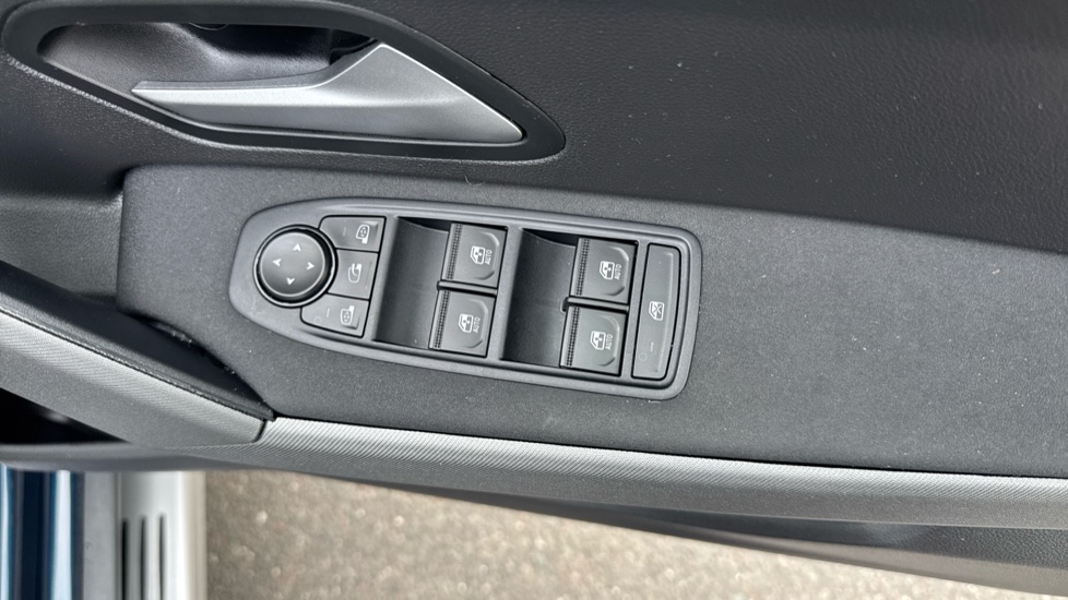 Dacia Bigster 1.8 Hybrid 155 Journey 5dr Auto Hybrid Estate - Image 45