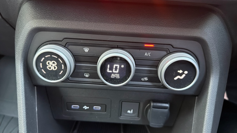 Dacia Sandero Stepway 1.0 TCe Extreme 5dr Petrol Hatchback - Image 32