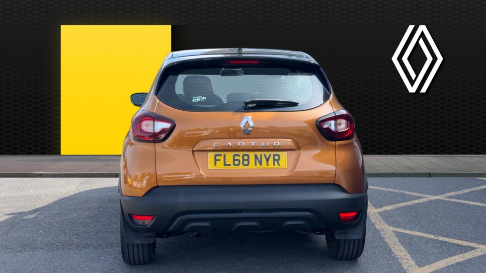 Renault Captur 0.9 TCE 90 Play 5dr Petrol Hatchback - Image 6