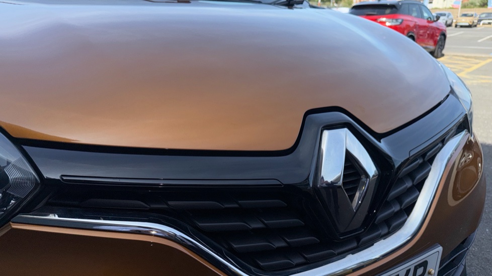 Renault Captur 0.9 TCE 90 Play 5dr Petrol Hatchback - Image 8