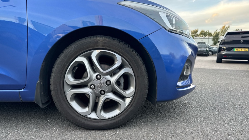Hyundai i20 1.2 MPi Play 5dr Petrol Hatchback - Image 7