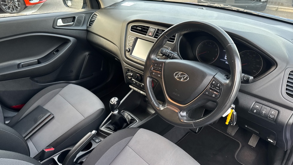 Hyundai i20 1.2 MPi Play 5dr Petrol Hatchback - Image 9