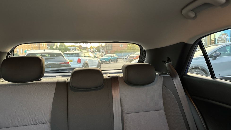 Hyundai i20 1.2 MPi Play 5dr Petrol Hatchback - Image 15