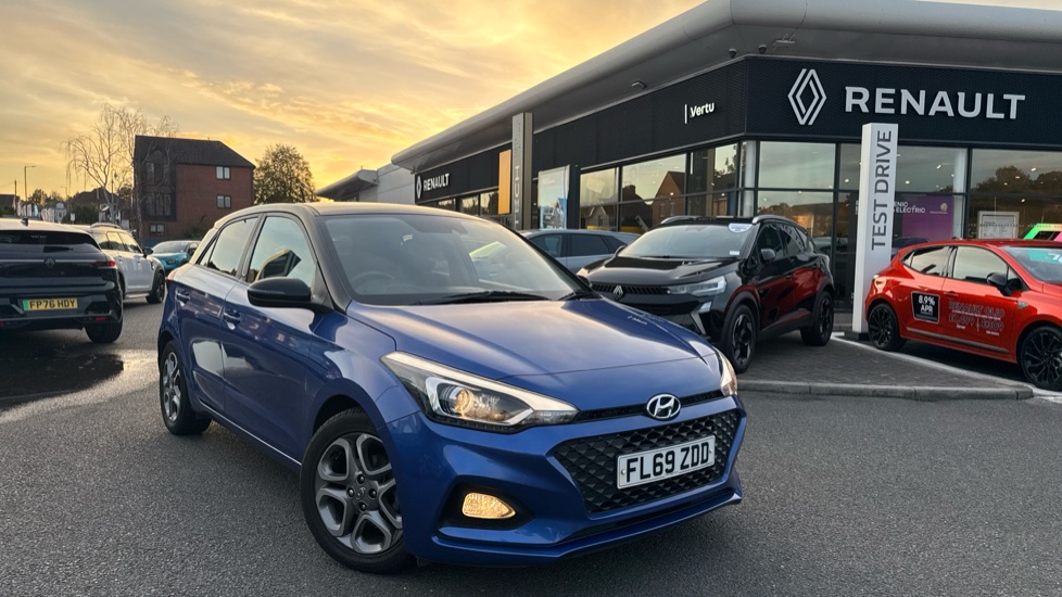 Hyundai i20 1.2 MPi Play 5dr Petrol Hatchback - Image 21