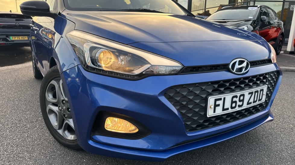 Hyundai i20 1.2 MPi Play 5dr Petrol Hatchback - Image 23