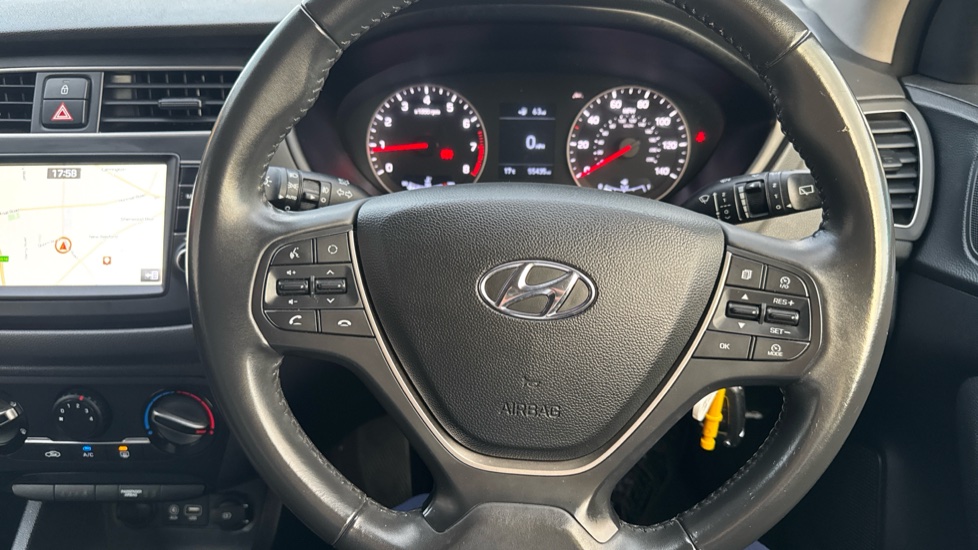 Hyundai i20 1.2 MPi Play 5dr Petrol Hatchback - Image 29
