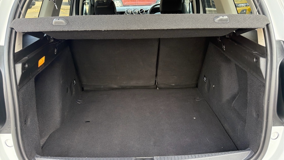 Dacia Duster 1.3 TCe 130 Prestige 5dr Petrol Estate - Image 4