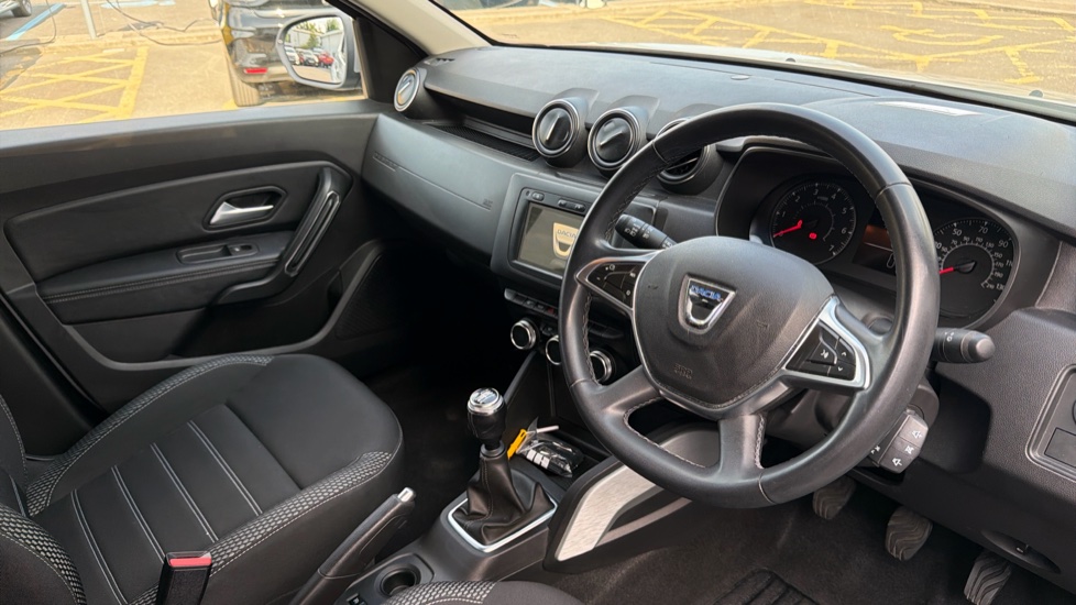 Dacia Duster 1.3 TCe 130 Prestige 5dr Petrol Estate - Image 11