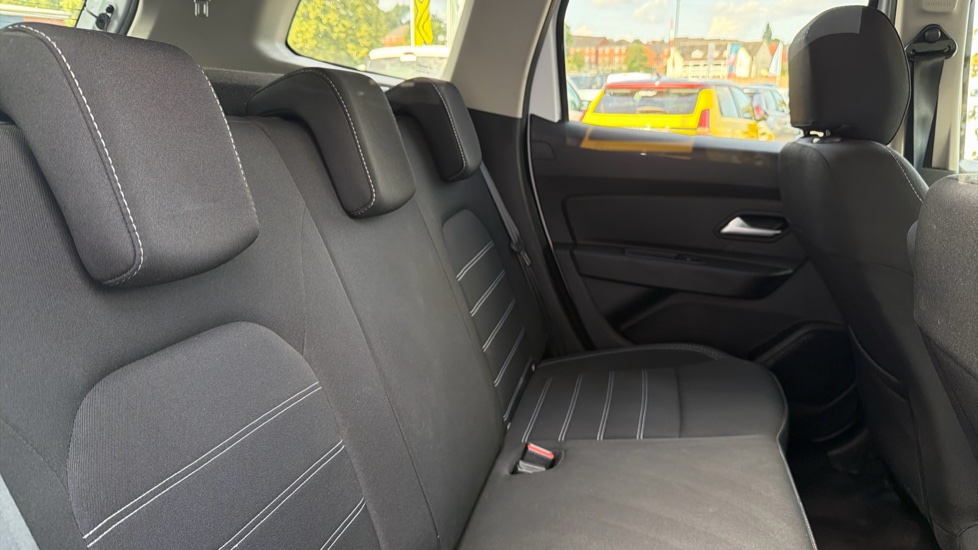 Dacia Duster 1.3 TCe 130 Prestige 5dr Petrol Estate - Image 16