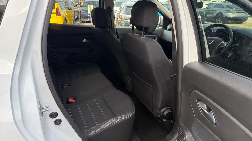 Dacia Duster 1.3 TCe 130 Prestige 5dr Petrol Estate - Image 36