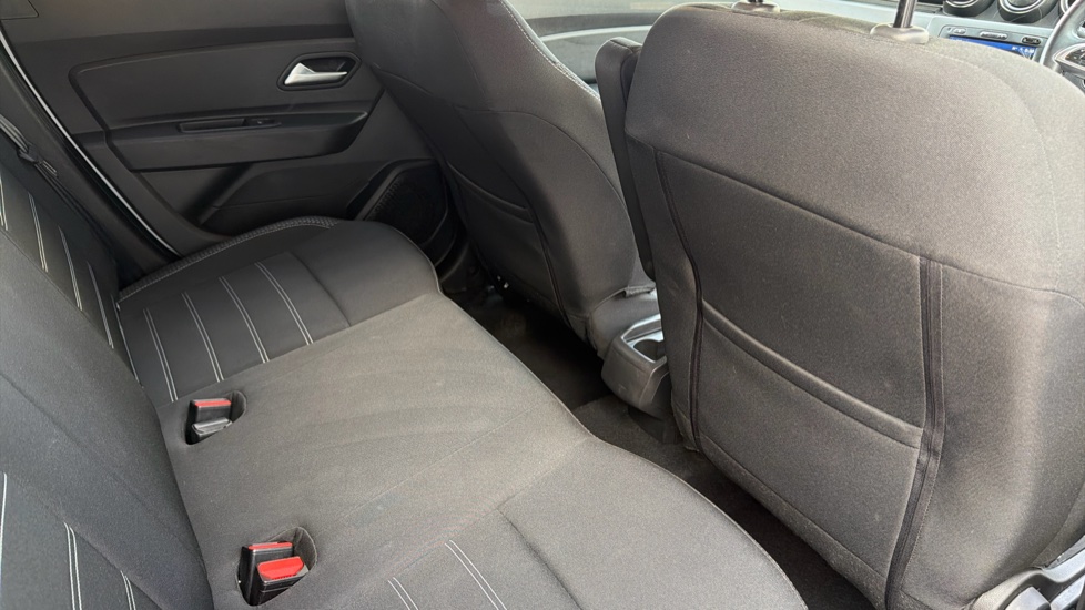 Dacia Duster 1.3 TCe 130 Prestige 5dr Petrol Estate - Image 38
