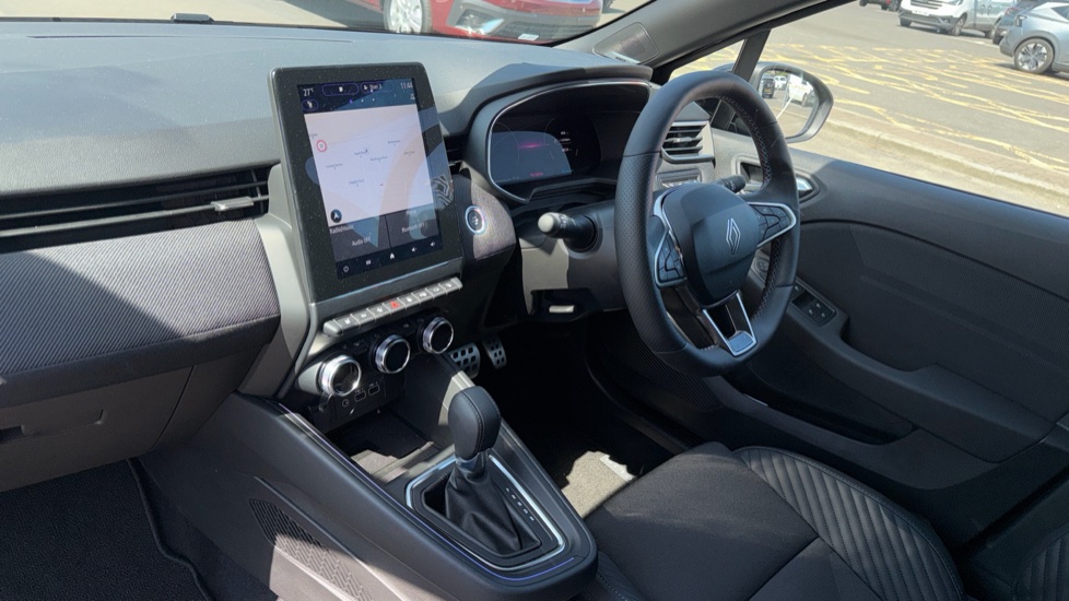 Renault Clio 1.6 E-TECH FH 145 Iconic Esprit Alpine 5dr Auto Hybrid Hatchback - Image 9
