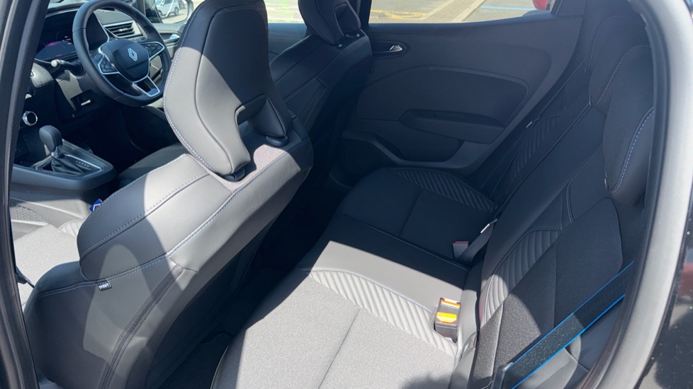 Renault Clio 1.6 E-TECH FH 145 Iconic Esprit Alpine 5dr Auto Hybrid Hatchback - Image 16