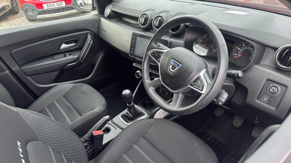 Dacia Duster 1.0 TCe 90 Prestige 5dr Petrol Estate - Image 11