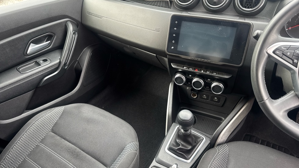 Dacia Duster 1.0 TCe 90 Prestige 5dr Petrol Estate - Image 14