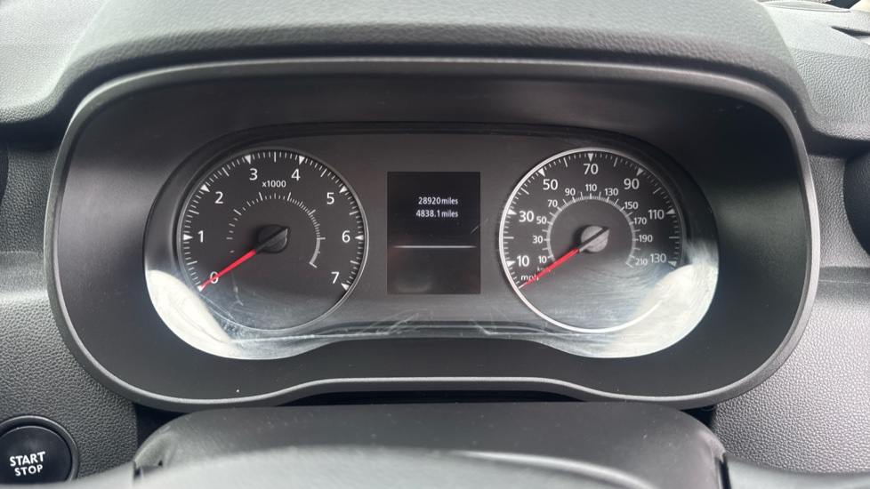 Dacia Duster 1.0 TCe 90 Prestige 5dr Petrol Estate - Image 18