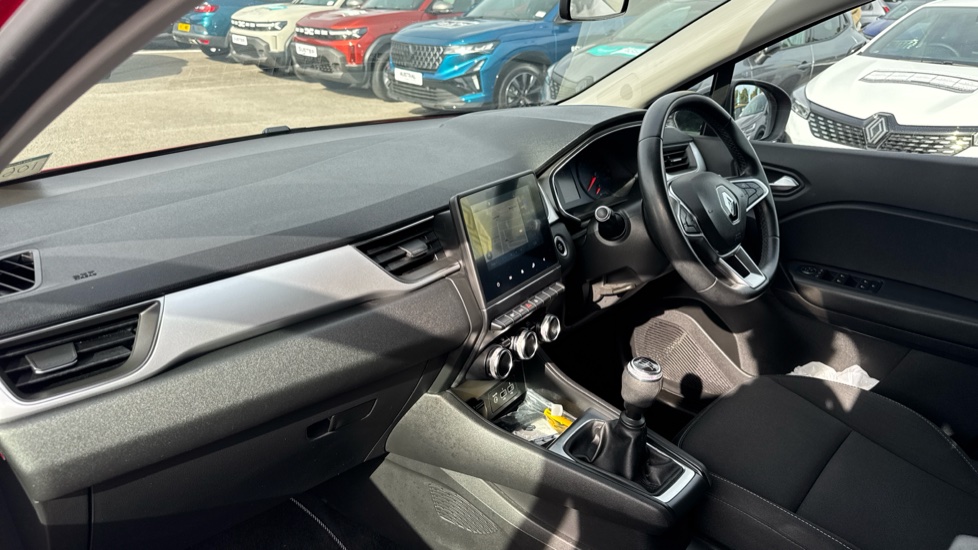 Renault Captur 1.3 TCE 130 Iconic 5dr Petrol Hatchback - Image 9