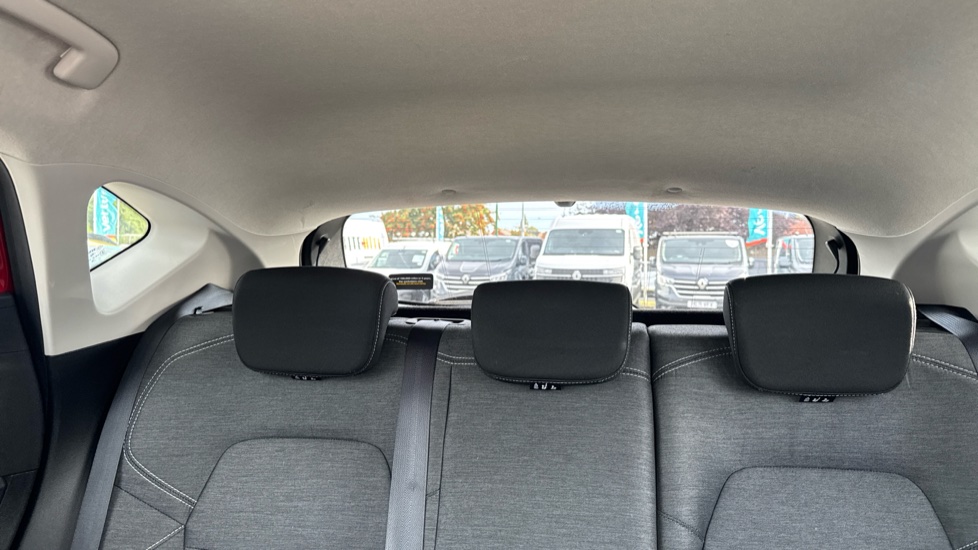 Renault Captur 1.3 TCE 130 Iconic 5dr Petrol Hatchback - Image 15