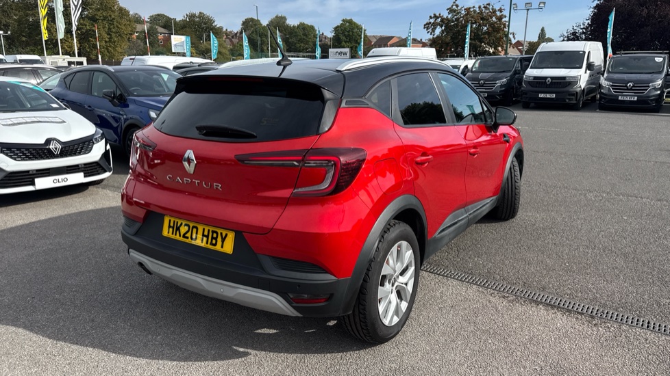 Renault Captur 1.3 TCE 130 Iconic 5dr Petrol Hatchback - Image 27