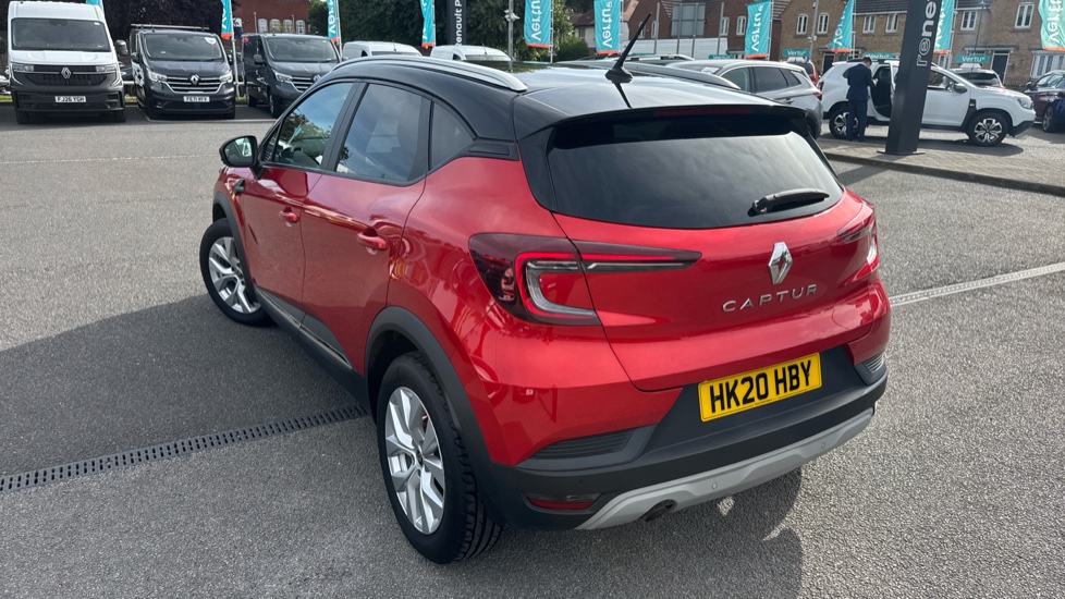 Renault Captur 1.3 TCE 130 Iconic 5dr Petrol Hatchback - Image 35