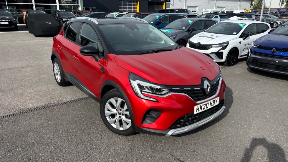 Renault Captur 1.3 TCE 130 Iconic 5dr Petrol Hatchback - Image 39