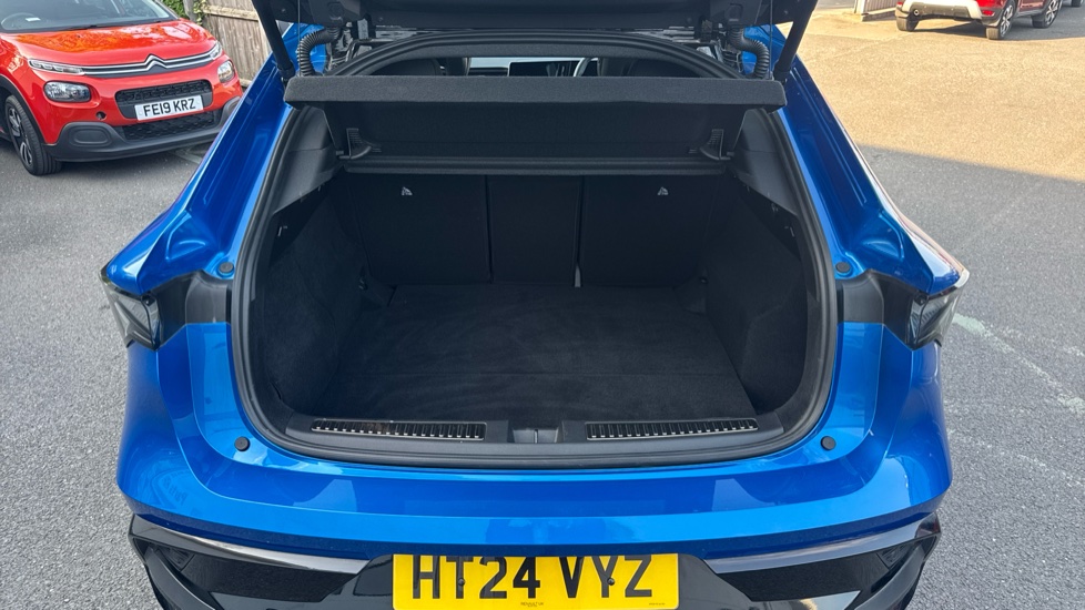 Renault Rafale E-Tech FHEV Iconic Esprit Alpine 5dr Auto 4C Hybrid Estate - Image 4
