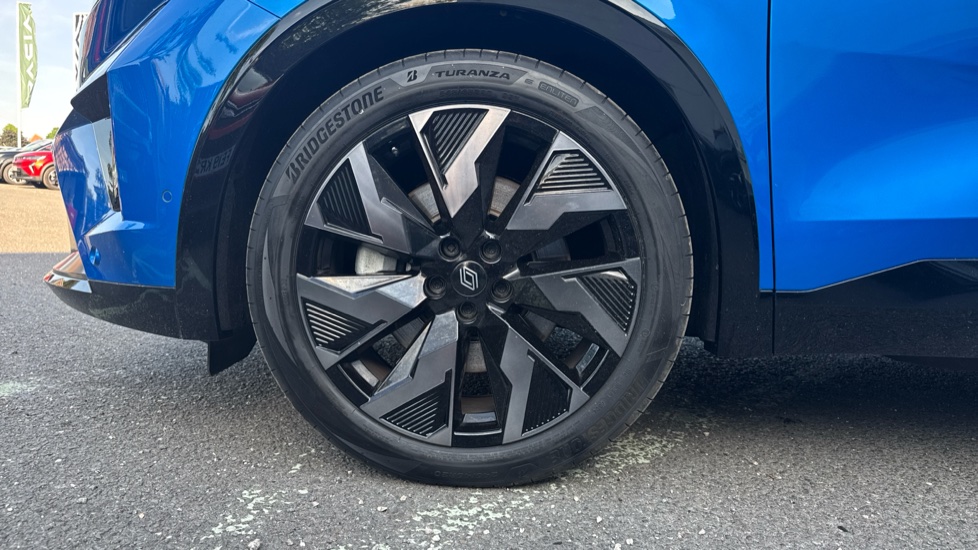 Renault Rafale E-Tech FHEV Iconic Esprit Alpine 5dr Auto 4C Hybrid Estate - Image 7